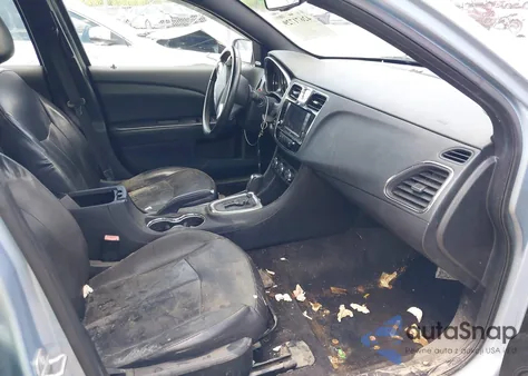 2014 Chrysler 200 Limited z USA, uszkodzony, nr VIN 1C3CCBCG3EN180386